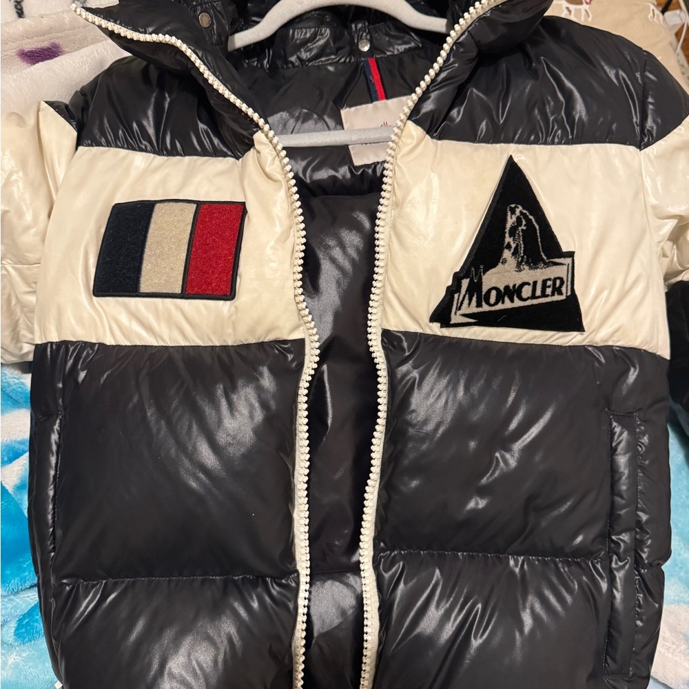 Moncler Quilted Puffer Coat (Authentic) limited edition